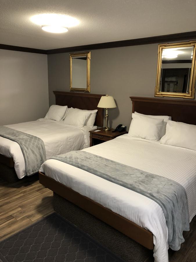Talbot Trail Inn & Suites リーミントン エクステリア 写真