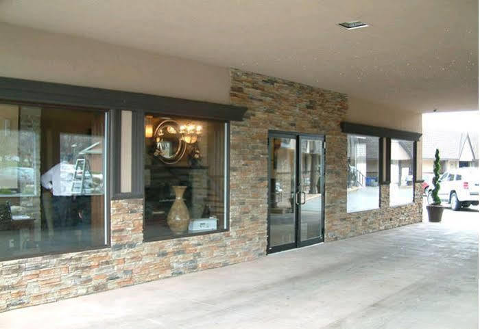 Talbot Trail Inn & Suites リーミントン エクステリア 写真